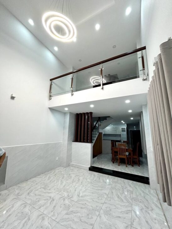 Bán nhà 2 MT, 3 căn nhà ra hoàng trọng mậu, P.tân hưng, Q.7