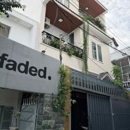 BÁN NHÀ VÕ THỊ SÁU- P.TÂN ĐỊNH- 113M2 (6.4×18) A4 – TRỆT, 3 LẦU, SÂN THƯỢNG – THÔNG ĐINH CÔNG