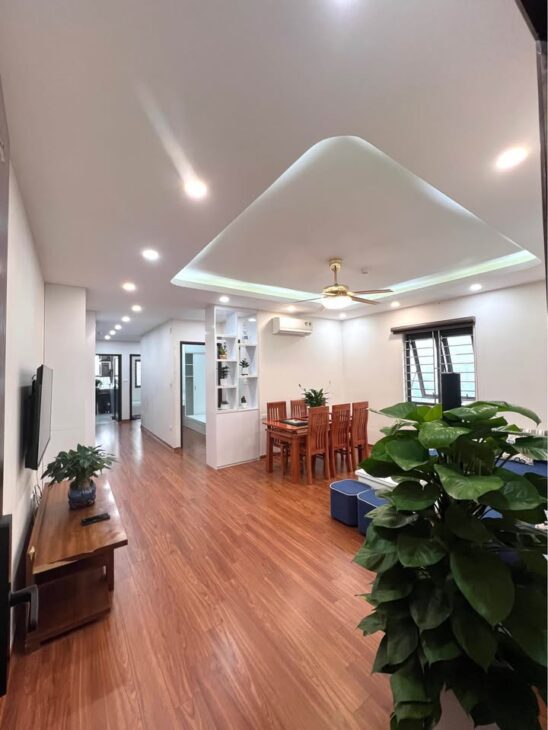 Chính chủ cần bán CC C14, tầng 12, DT 68m2, 2 ngủ, 2 WC giá 5,7 tỷ.