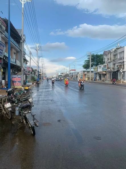 Bán nhà mặt tiền 9,5x25m giá 15,99 tỷ Đường Đặng Thúc Vịnh