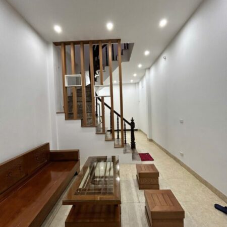 Bán nhà cầu Lủ, ô tô đỗ cửa, DT 32m2, 3 ngủ giá 6,8 tỷ.