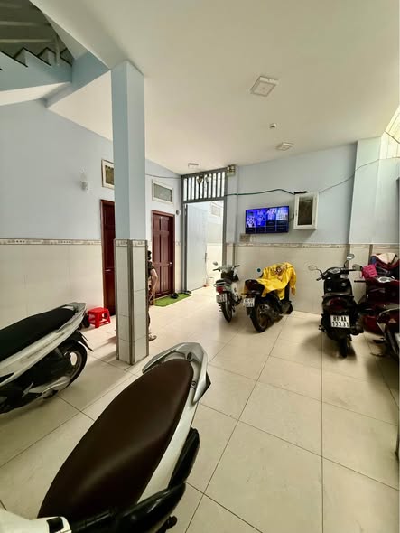 Nhà góc 2 mặt thoáng, 3 tầng, đường Lý Thường Kiệt, Quận Tân Bình,109m² (6×18, nở hậu 6.8m) – Giá