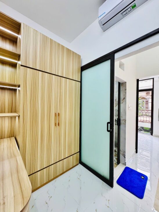 Nhà gần Đại học Văn Hiến, Ni Sư Huỳnh Liên, 44m², 5 tầng – Giá chỉ 5,5 tỷ