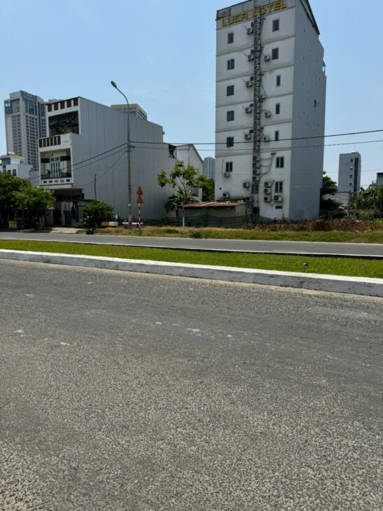 + Sơn Trà, Đất Ngô Quang Huy, sau vương thừa vũ và sát lô góc hồ nghinh, vài bước chân ra công viên