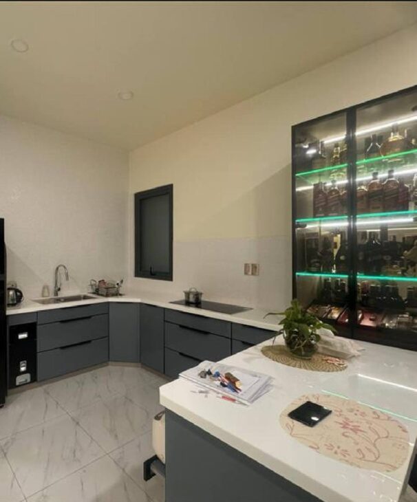 Nhà 3 Tầng 85m, ngang 5m dài 17m, vuông vức,ngay Nguyễn Duy Trinh hẻm xe tải