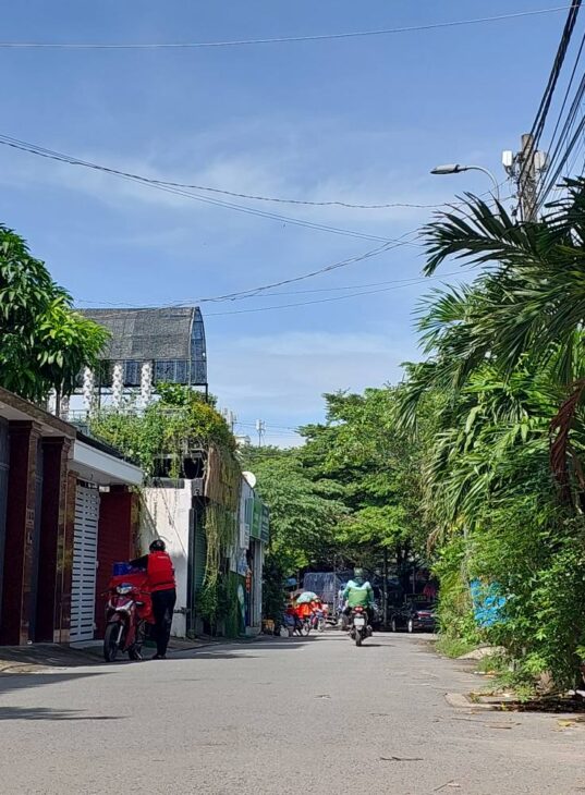 Nhà vị trí siêu đẹp Tăng Nhơn Phú,Phước Long B, Kết cấu 3 tầng Thiết kế: sân vườn, gara ô tô 2