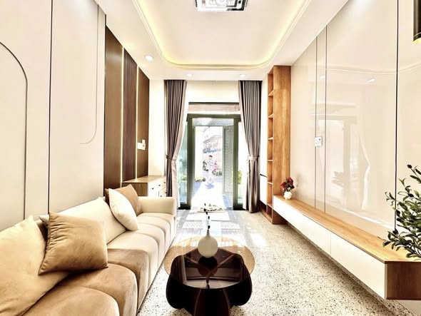 Nhà cạnh ETOWN Cộng Hòa, Tân Bình – 33m², 4 tầng, giá 10.5 tỷ