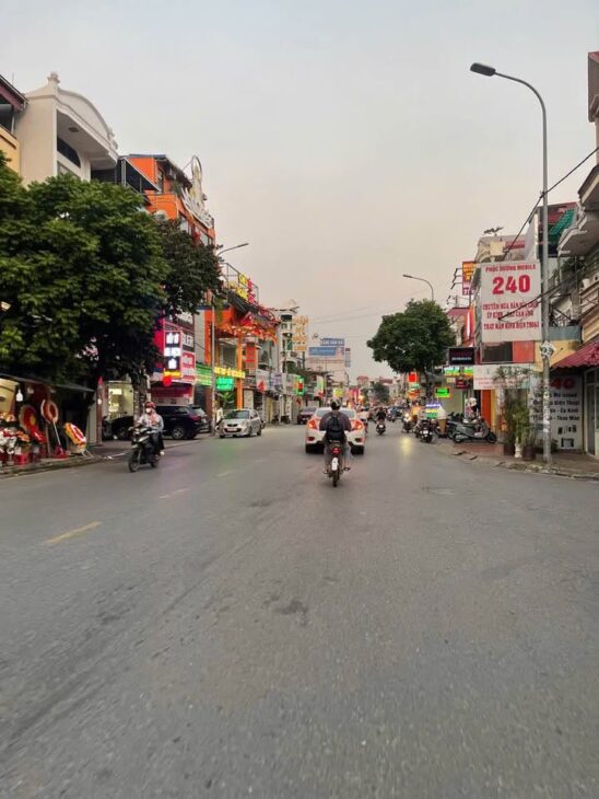 khách sạn 7 tầng mặt phố Ngô Gia Tự – HĐ thuê dài hạn gần 400 triệu/năm, 15 phòng , Chỉ 14.5 tỷ