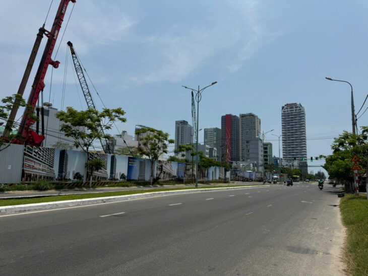 + Sơn Trà, Đất Ngô Quang Huy, sau vương thừa vũ và sát lô góc hồ nghinh, vài bước chân ra công viên