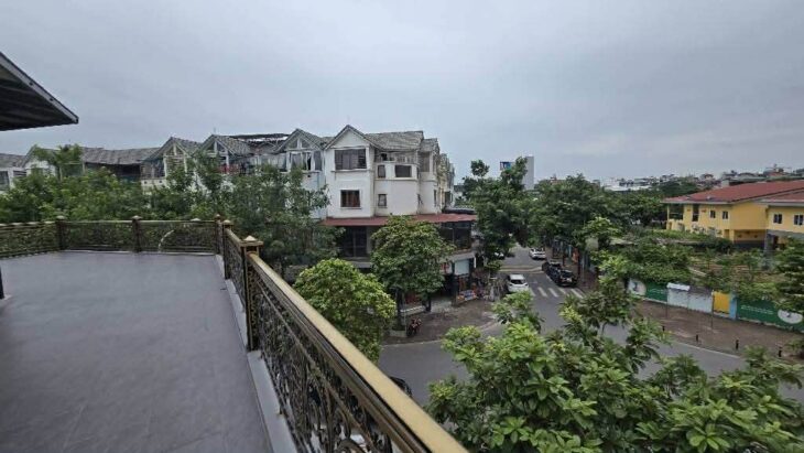 liền kề lô góc Thạch Bàn, 145m x 5 tầng, mặt tiền 22m, vỉa hè rộng, 2 mặt đường 13m