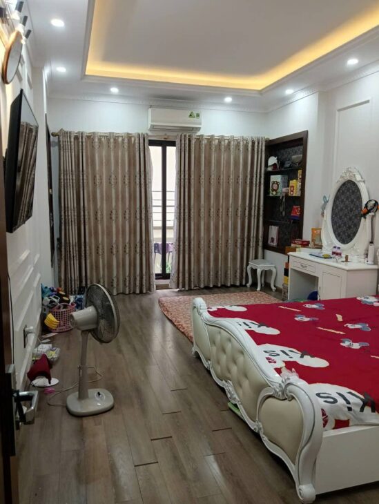 Nhà đẹp, mặt Ngõ Nguyễn Khánh Toàn, DT60m, MT 4m, 5 tầng, 8P. ngủ, ngõ thông (14.75 tỷ)