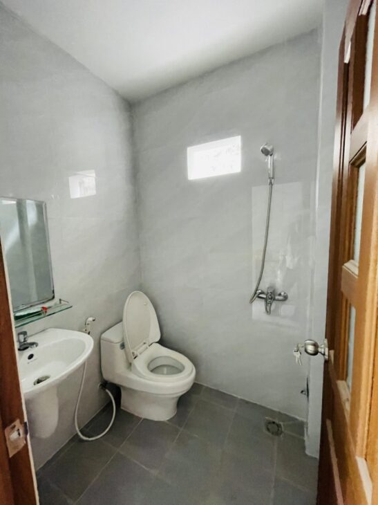 Bán nhà đường số 8, Hiệp Bình Chánh, Thủ Đức, TP HCM 96m2, 2 tầng, 2PN, sổ hồng, giá 6.1 tỷ.