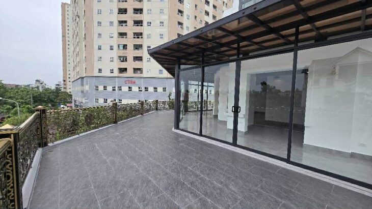 liền kề lô góc Thạch Bàn, 145m x 5 tầng, mặt tiền 22m, vỉa hè rộng, 2 mặt đường 13m