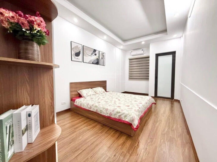 Giảm mạnh. Bán nhà Xuân Đỉnh, Cạnh KĐT Ngoại Giao Đoàn, ngõ hơn 3M, 2 Thoáng, ô tô đỗ cổng