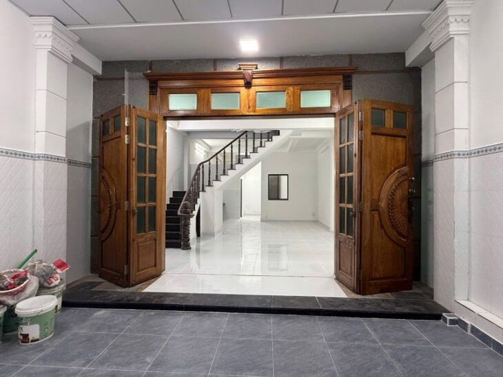 Bán nhà đường Man Thiện, Hiệp Phú, Q9, TP HCM. DT 93m2, 2 tầng, 4PN. Sổ hồng chính chủ. Giá 9.1 tỷ.