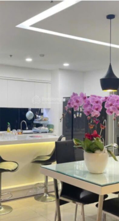 Cho thuê căn hộ Giai Việt Q.8, 115m2, 2PN, 2WC, Tạ Quang Bửu, giá 14tr/tháng, sổ hồng. LH: