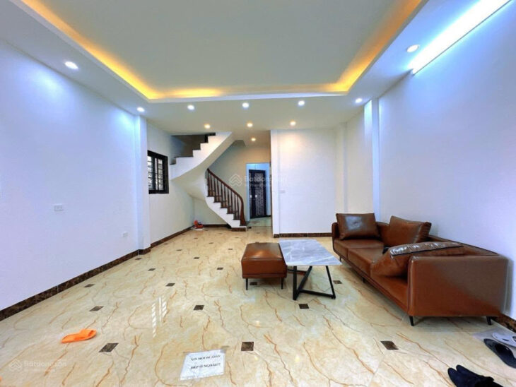 BÁN NHÀ MỚI SIÊU ĐẸP – HOÀNG QUỐC VIỆT – LÔ GÓC – GARA OTO KINH DOANH 55m2*6 Tầng 21Tỷ