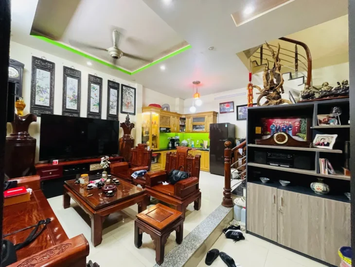 Bán Nhà Đại La 24/31m2. 4 tầng. mặt tiền 5.2m. giá 9.6 Tỷ Hai Bà Trưng Hà Nội