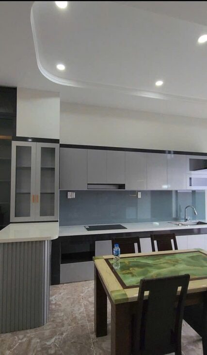 Bán nhà 3 tầng, 3PN, đường 160, Tăng Nhơn Phú A, Q9, TP HCM. DT 100m2, SH, giá 6.7 tỷ.