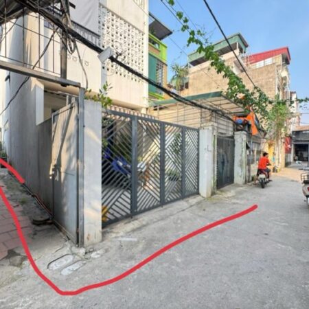 Bán nhà C4 ngõ 405 Ngọc Thuỵ 57m gần oto chỉ nhỉnh 4 tỷ. LH 0936123469