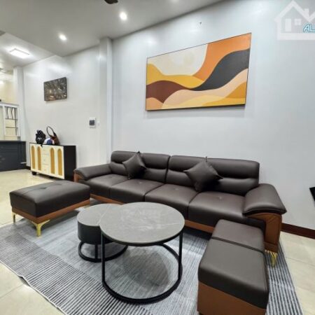 Bán nhà riêng phố GIA THUỴ, P Bồ Đề- LB