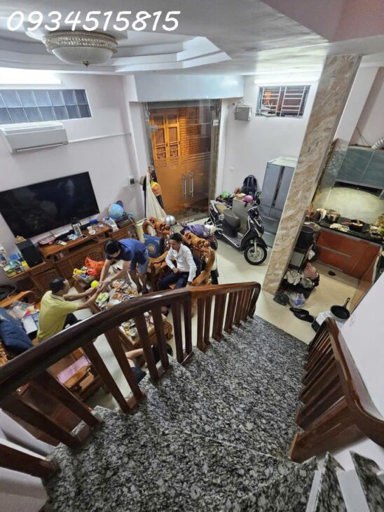 Bán nhà Đê La Thành dân xây, 31m 5 tầng 9,9tir- trung tâm kết nối khu vực Đống Đa