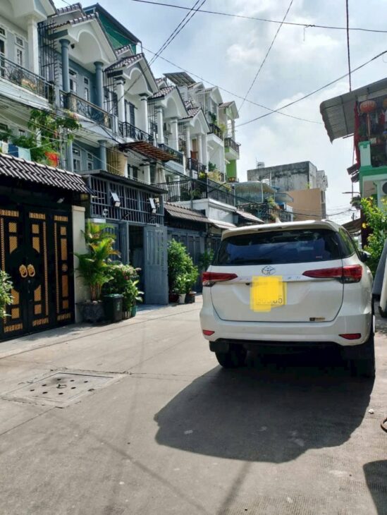 GẤP BÁN Nhà xinh Thạnh Lộc 19, Q.12: 76m2, 3 tầng, 4PN, sổ hồng trao tay, giá tốt nhất khu vực chỉ