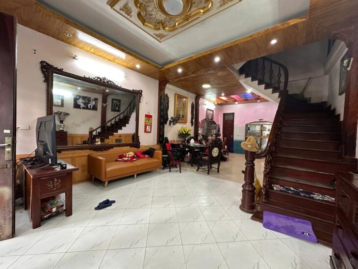 Mặt Ngõ Phân Lô Dương Quảng Hàm, lô góc 6 tầng thang máy, ô tô tránh, 90m, 21.9 Tỷ