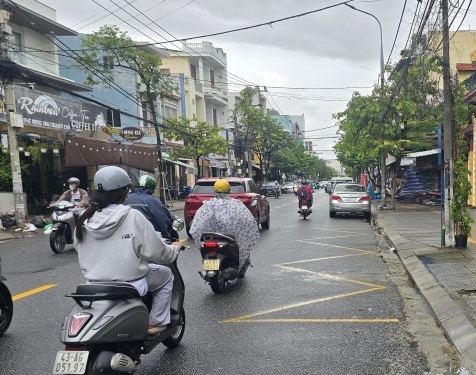 ► Nhà MT Núi Thành, đường 10.5m gần Quảng Trường, Downtown, 156m2, ngang 8m