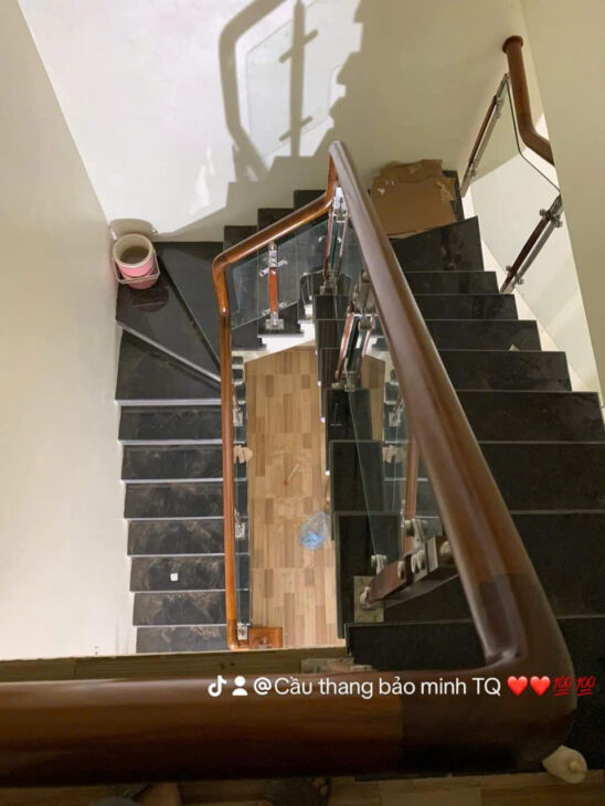 cho thuê nhà hai cửa đi, mới, Hoàng Cầu, 100m2x 4T vỉa hè 32 Tr