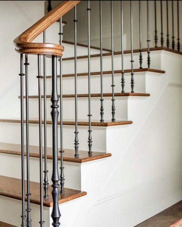 Cho thuê Nhà căn góc, mới, Đội Cấn, thang máy, 121m2x 4T vỉa hè 49 Tr