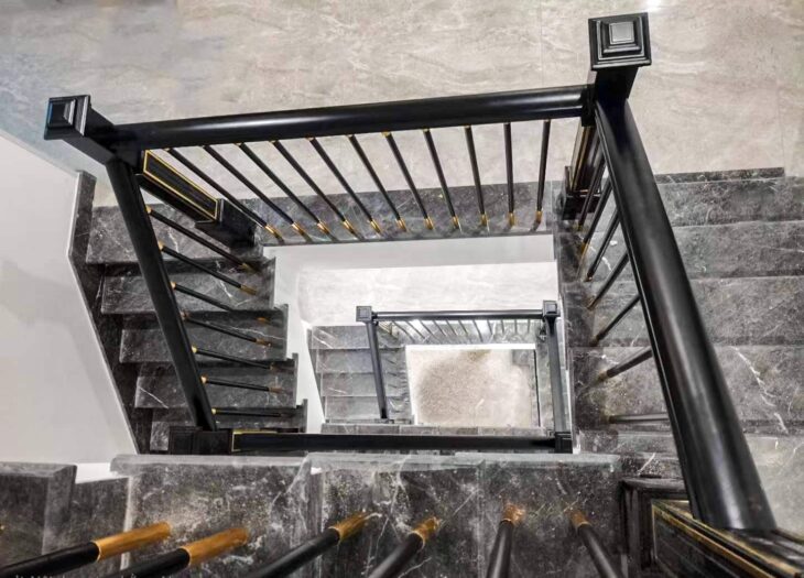 Cho thuê nhà căn góc, thang máy, 117m2_ 5T; vỉa hè, Mai Hắc Đế-48 Tr