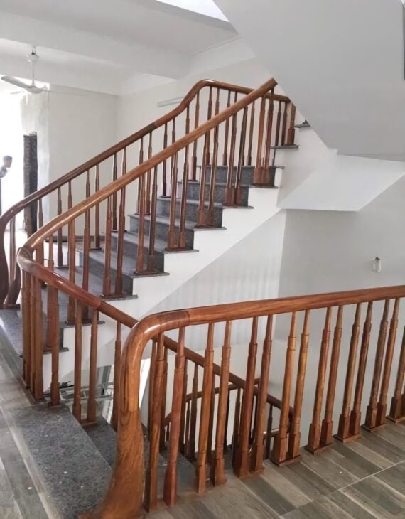 Cho thuê Nhà mới, Tôn Đức Thắng, thang máy; vỉa hè 108m2* 5T- 32 Tr