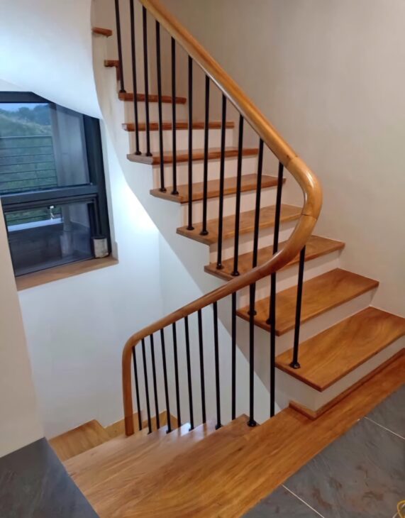 Cho thuê nhà mới, lô góc , thang máy,vỉa hè, 96m2- 4T, Chùa Láng_31 Tr