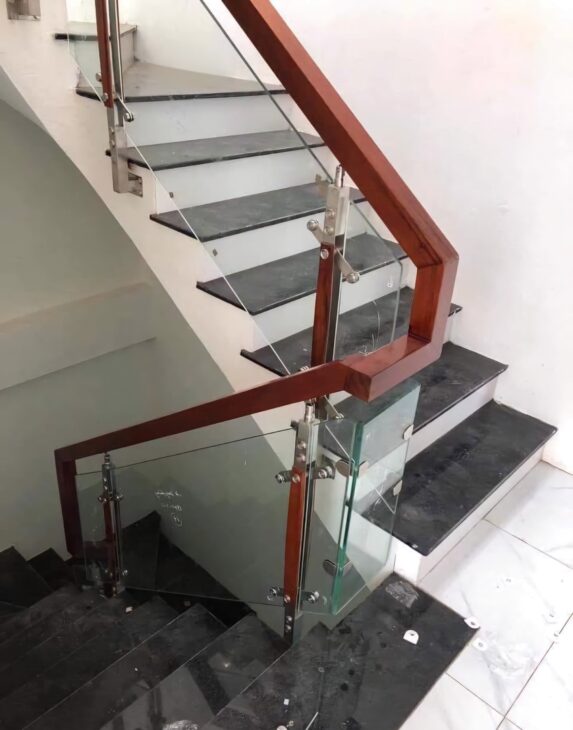 Mình cho thuê Nhà mới , thang máy,vỉa hè, 107m2- 5T, Thành Công_31 Tr