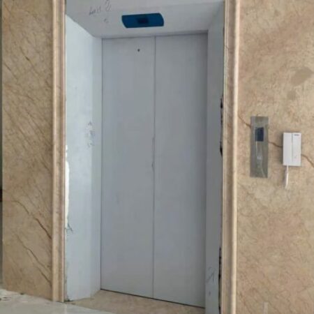 Cho thuê nhà mới, lô góc , thang máy,vỉa hè, 96m2- 4T, Chùa Láng_31 Tr