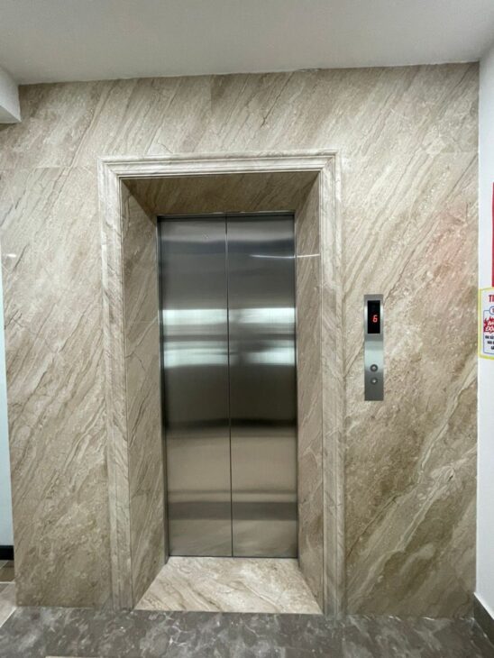 Cho thuê Nhà mới, thang máy, 97m2_ 5T; vỉa hè, Hoàng Quốc Việt-31 Tr