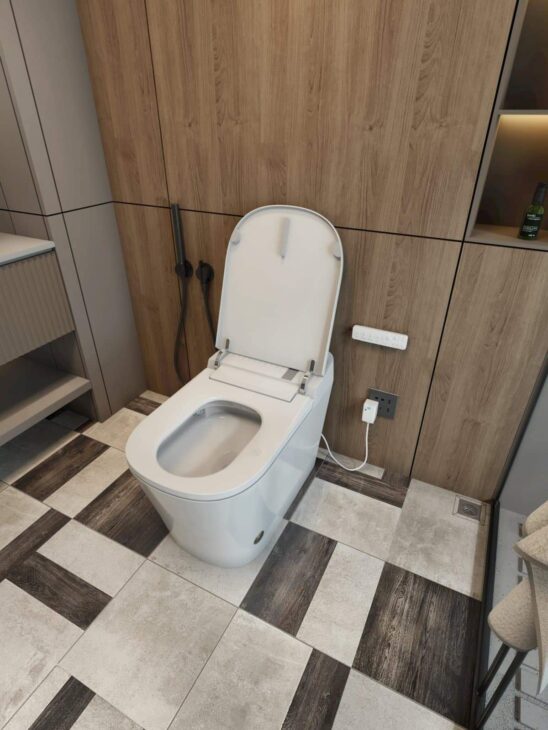 Mình cho thuê nhà lô góc, mới, Nam Trung Yên; vỉa hè 99m2* 5T- 32 Tr