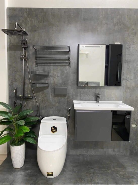 Cho thuê nhà mới, lô góc, thang máy, 102m2_ 4T; vỉa hè, Lạc Trung-32 Tr