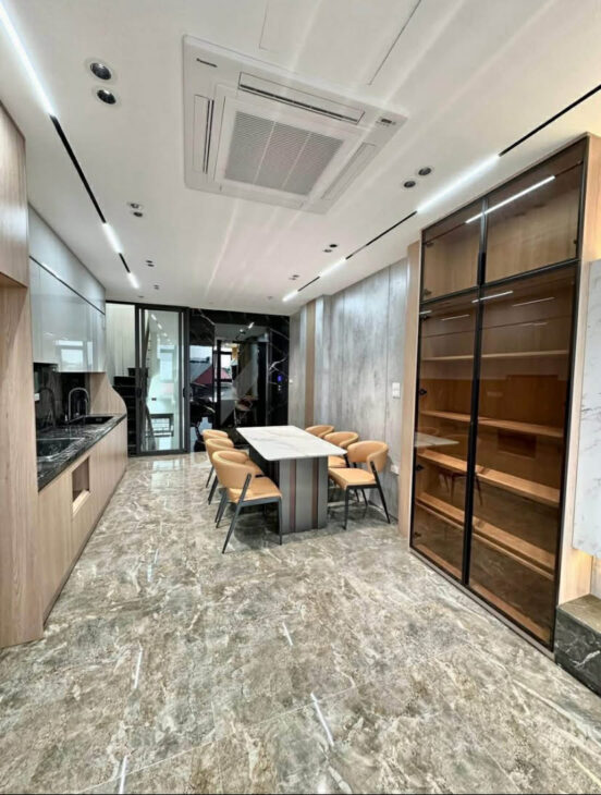 Ô TÔ ĐỖ CỬA- NHÀ Ở XUÂN LA_TÂY HỒ- DT 55m2, 5 TẦNG THANG MÁY- NGÕ KINH DOANH- 16 TỶ