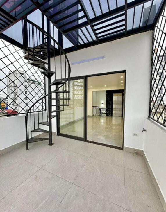 Ô TÔ ĐỖ CỬA- NHÀ Ở XUÂN LA_TÂY HỒ- DT 55m2, 5 TẦNG THANG MÁY- NGÕ KINH DOANH- 16 TỶ