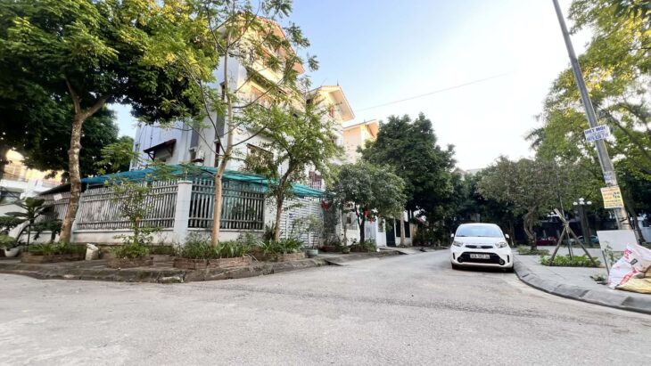 biệt thự lô góc Sài Đồng, vỉa hè rộng, ôtô tránh, view công viên cây xanh biệt thự lô góc Sài Đồng, vỉa hè rộng, ôtô tránh, view công viên cây xanh