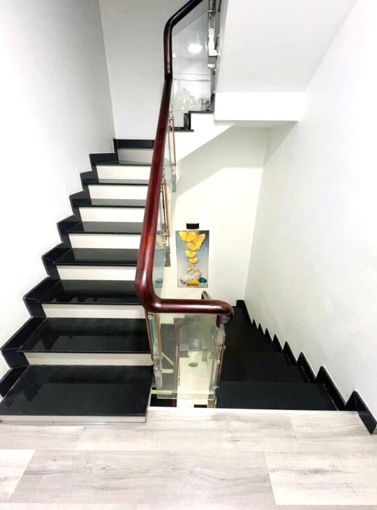 Bán nhà 70M² – 4 TẦNG Ô TÔ NGỦ TRONG NHÀ gần chợ Hạnh Thông Tây giá 6.x tỷ TL