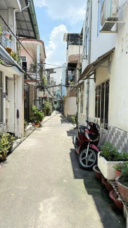 GIÁ RẺ, Bán nhà Phan Huy Ích ngay Emart, 60m2, 4.3 tỷ TL 0964364745