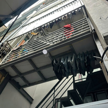 Bán nhà có sổ đỏ ngõ Mai Hương, 25m2 x 4 tầng, 3 ngủ, 2 wc, 6.1 tỷ