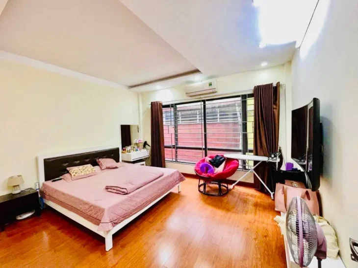 Bán Nhà Võ Thị Sáu 38m2. 5 tầng. mặt tiền 4.5m. giá 13.5 Tỷ Hai Bà Trưng Hà Nội