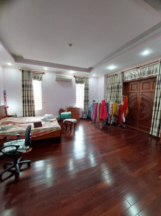 BIỆT PHỦ CHÂU ÂU – ĐẤT 461M² – NỘI THẤT GỖ SANG TRỌNG – 2 MẶT TIỀN ĐƯỜNG