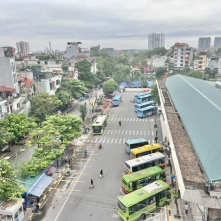 bán nhà mặt phố Ngô Gia Khảm, đối diện bến xe, vỉa hè rộng, kinh doanh ngày đêm