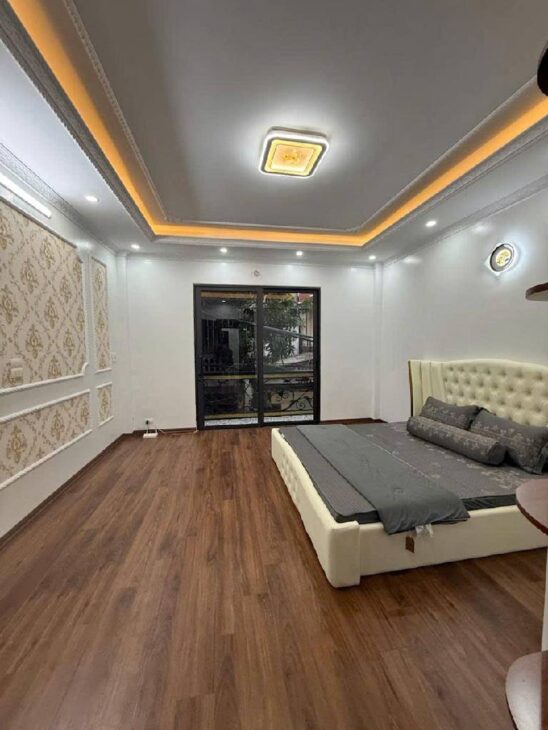 BÁN NHÀ NGUYỄN VĂN CỪ LONG BIÊN,OTO, DÃN XÂY,2 THOÁNG,NỞ HẬU,75M NHỈNH 11 TỶ(TL)