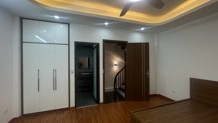 Bán Nhà Minh Khai 34m2. 5 tầng. mặt tiền 5m. giá 8.7 Tỷ Hai Bà Trưng Hà Nội